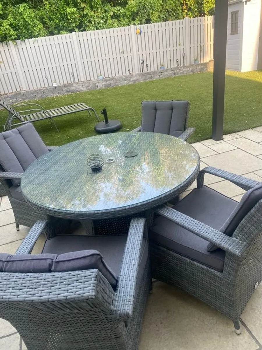 garden table and chairs - Image 3