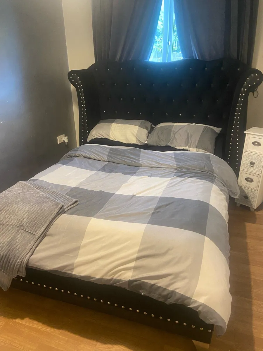 Double bed frame