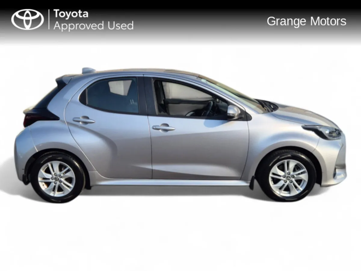 Toyota Yaris 1.5 HYBRID LUNA 5DR - Image 4