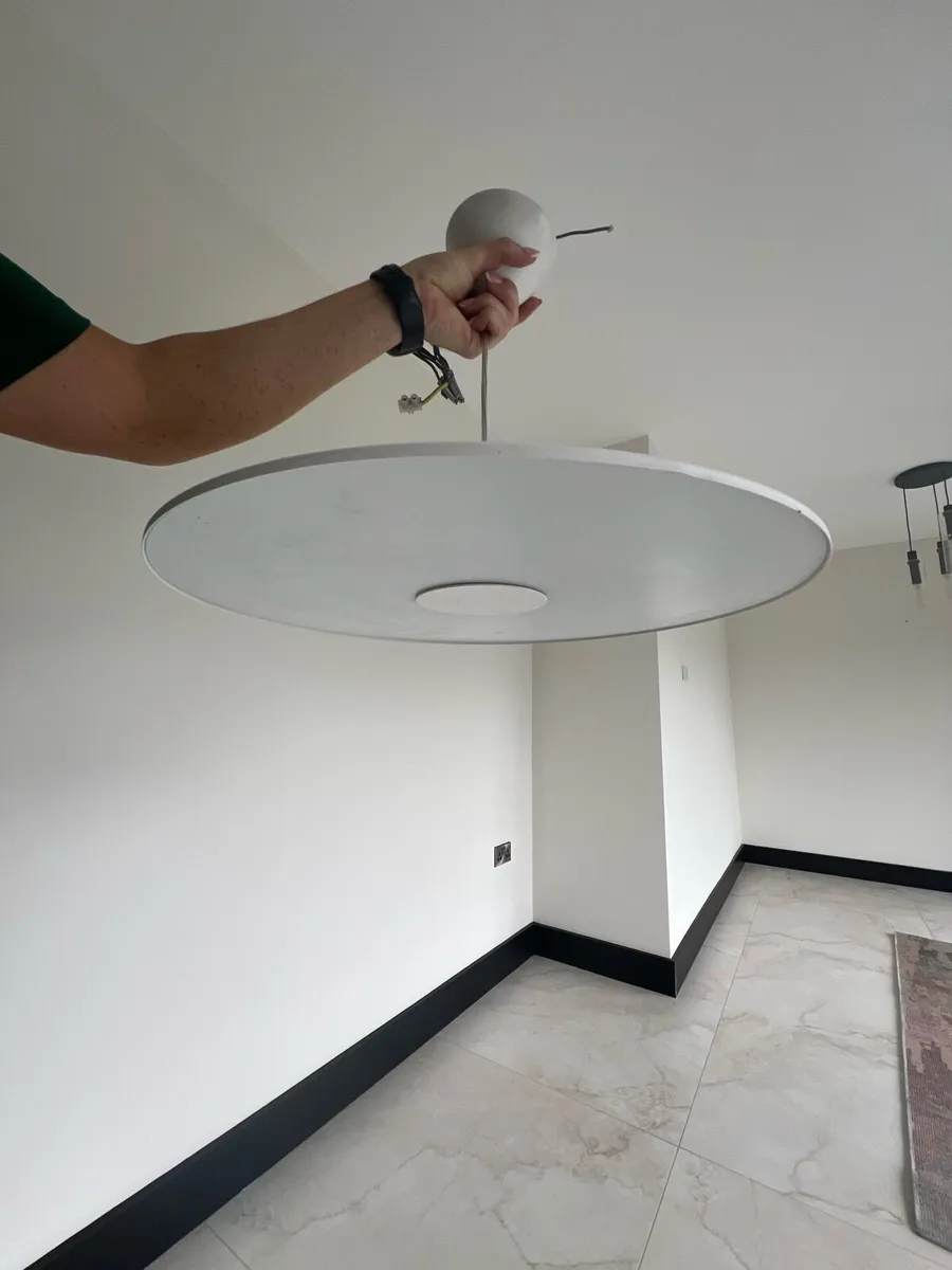 Light fixture - Image 1