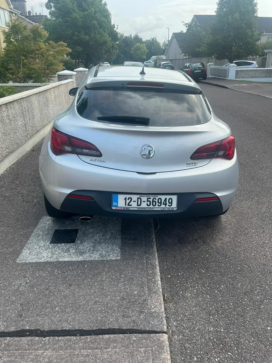 Vauxhall Astra GTC - Image 2
