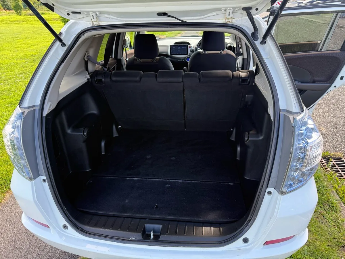 Honda fit shuttle - Image 4