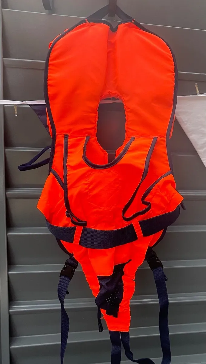 Life jackets. - Image 2