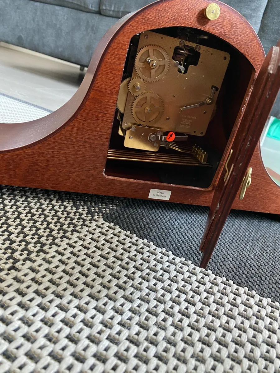 Clock in new condition - Image 2