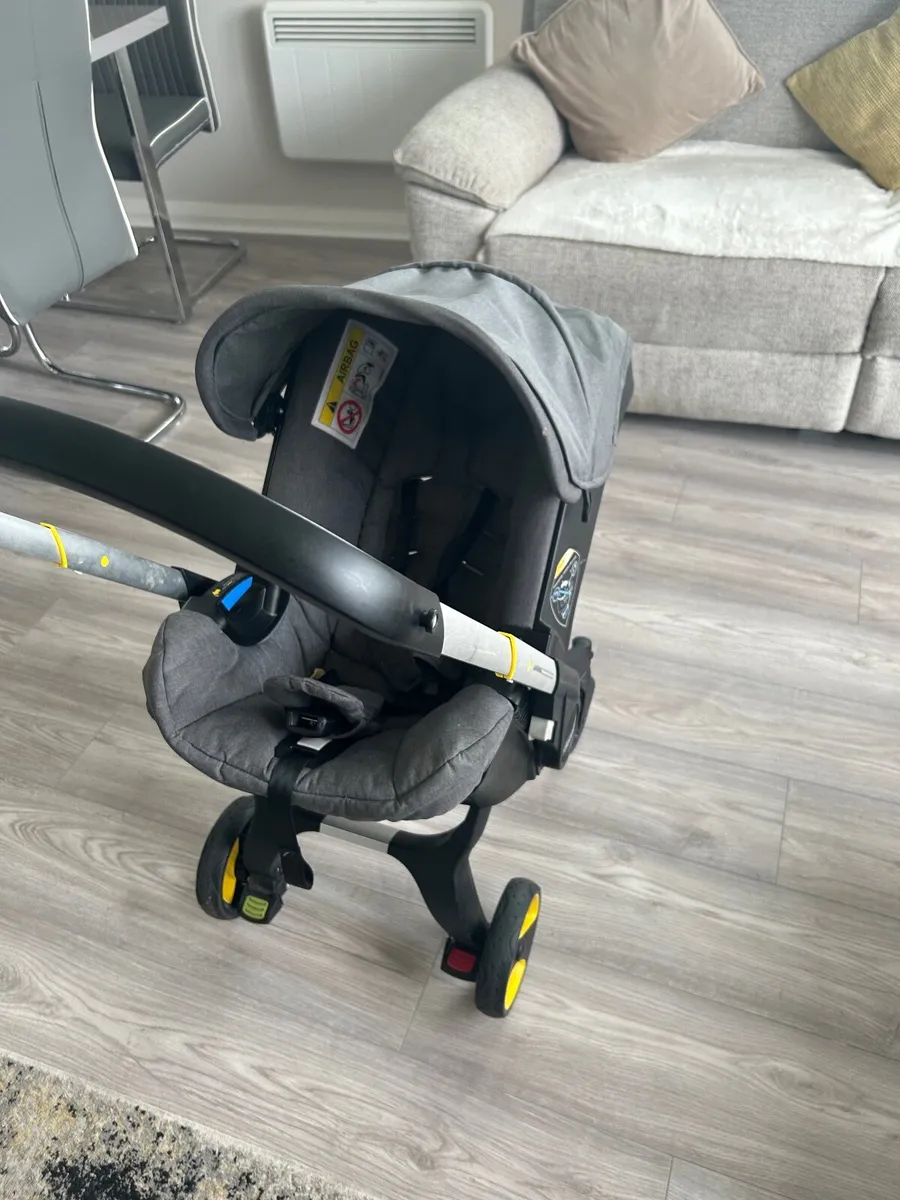 Car seat - Image 1