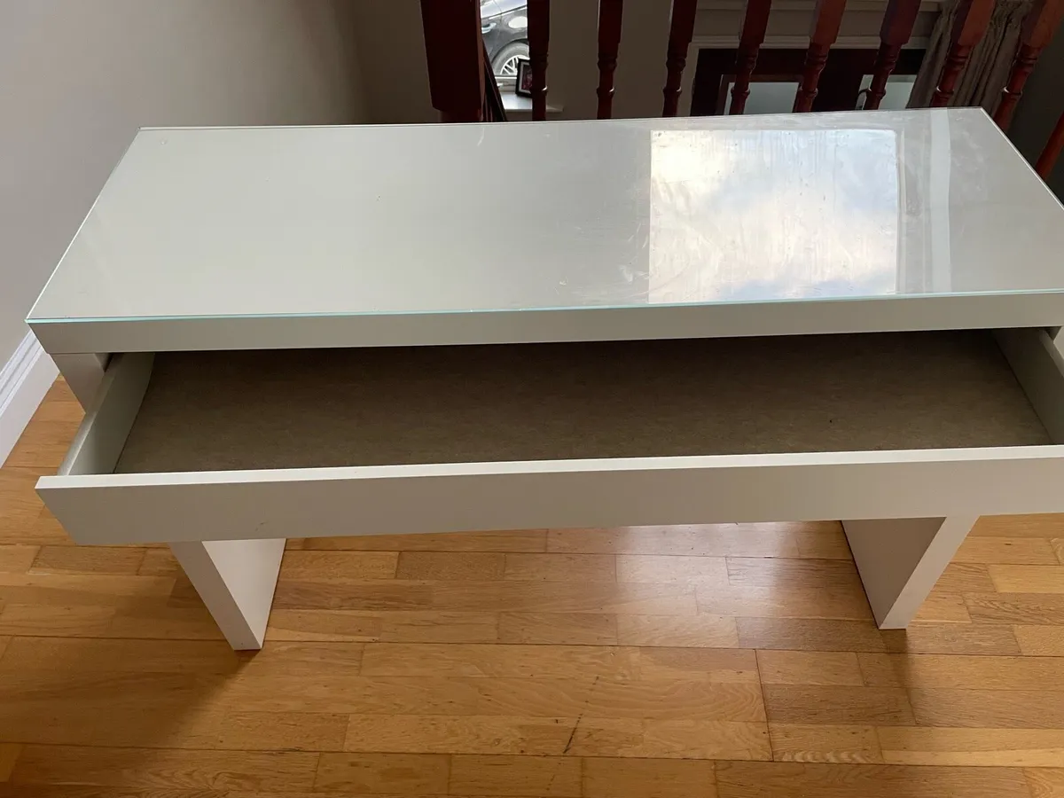 Vanity Table - Image 2