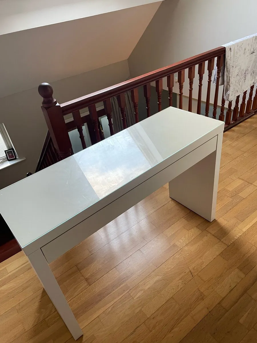 Vanity Table - Image 3