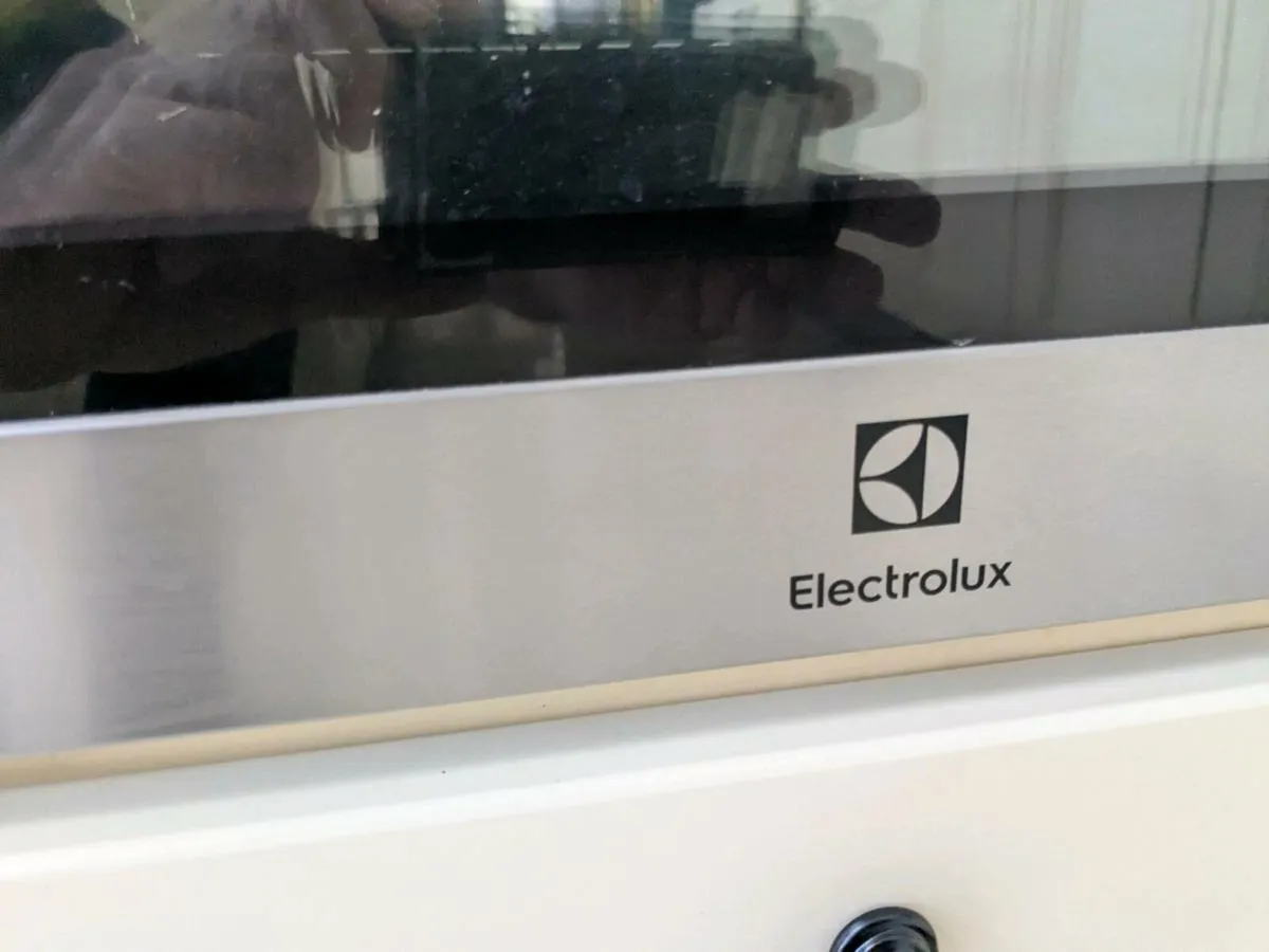 Built in double oven - Image 2