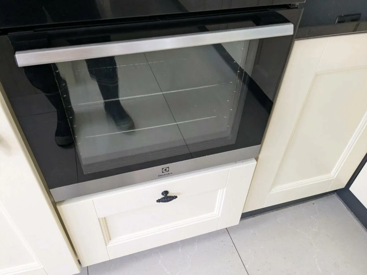Built in double oven - Image 4