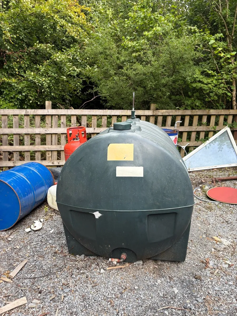 Oil tank - Image 1
