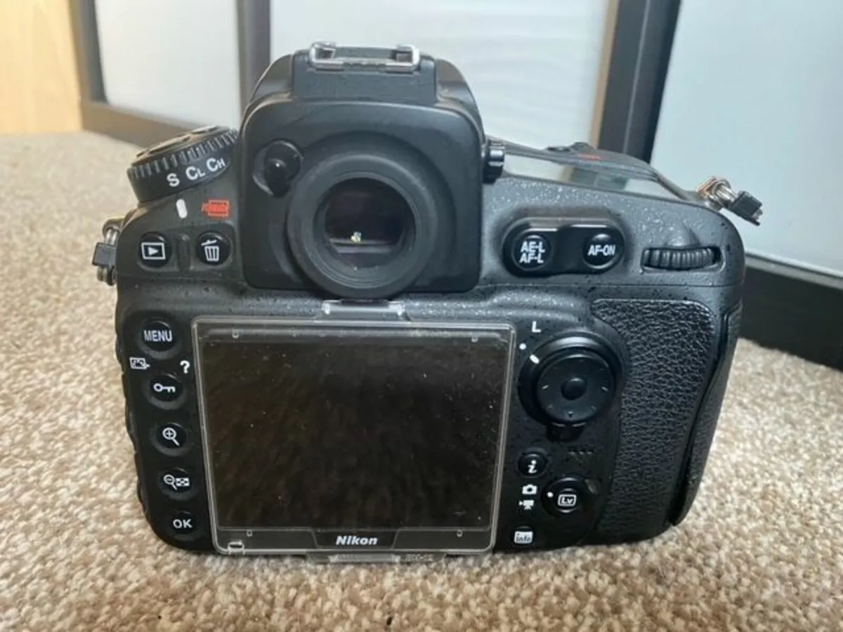 Nikon 810 body only - Image 3