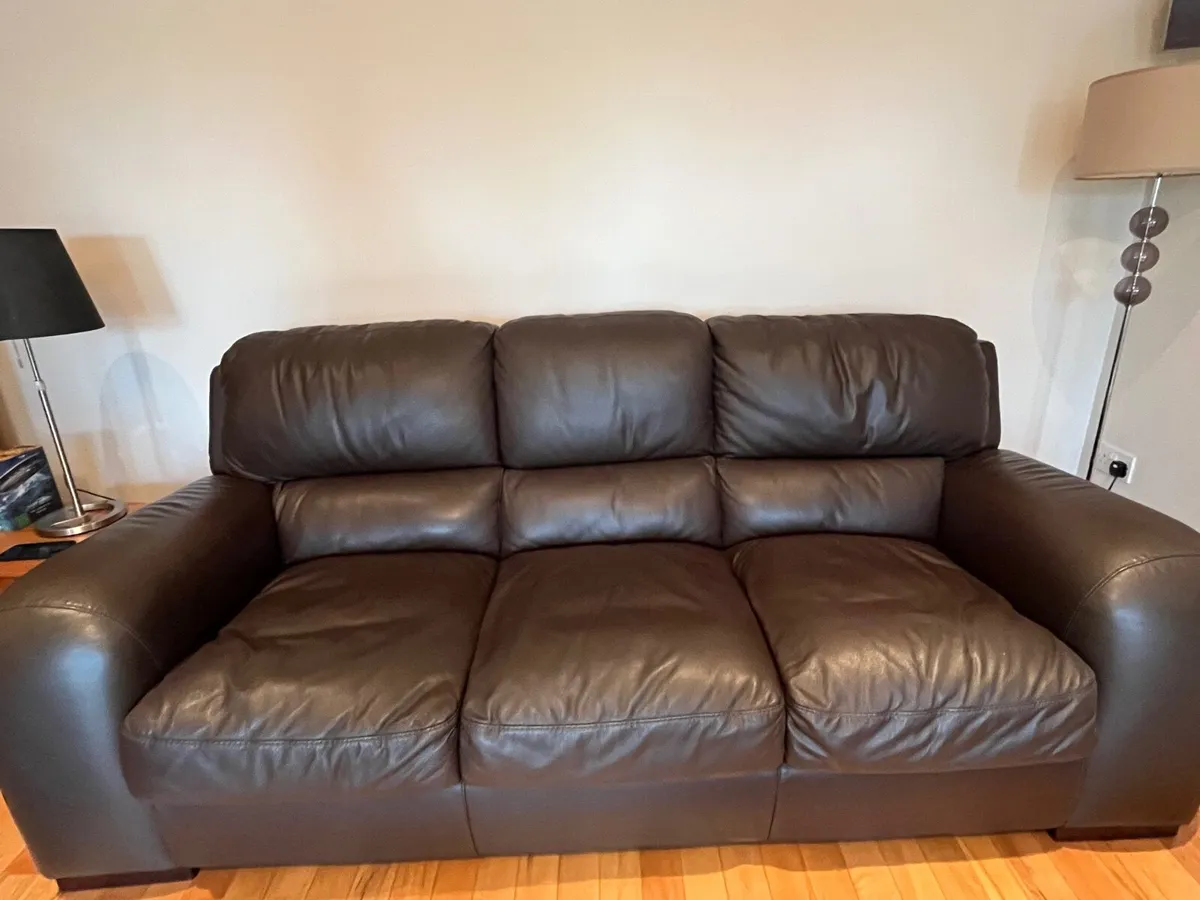 3 seater leather couch - Image 2