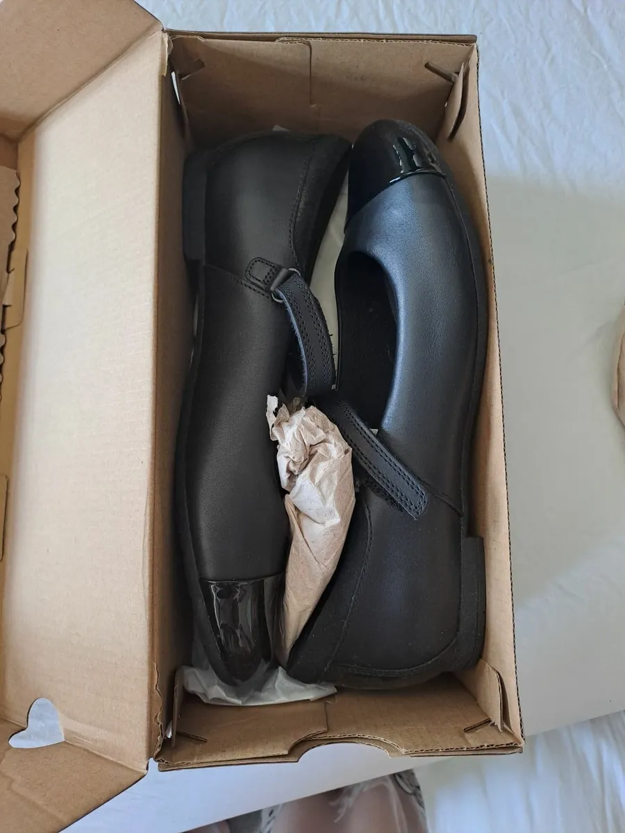 School shoes Clarks - Image 3