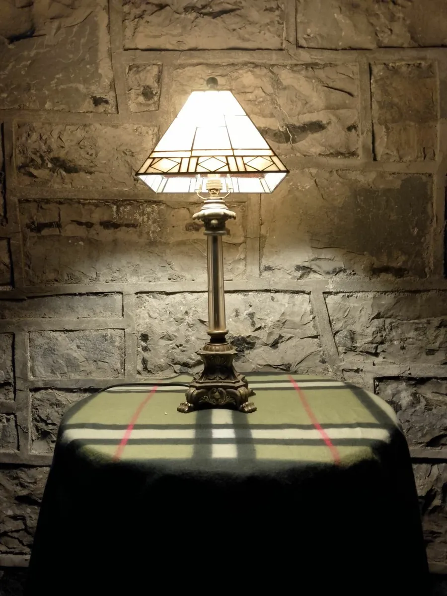 Tiffany table lamp - Image 1
