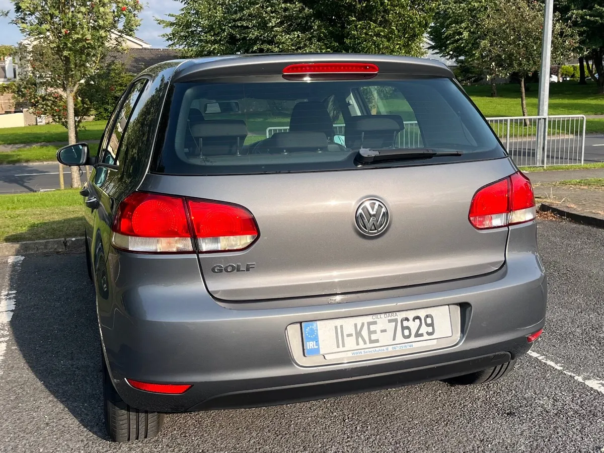 Volkswagen Golf 2011 - Image 2