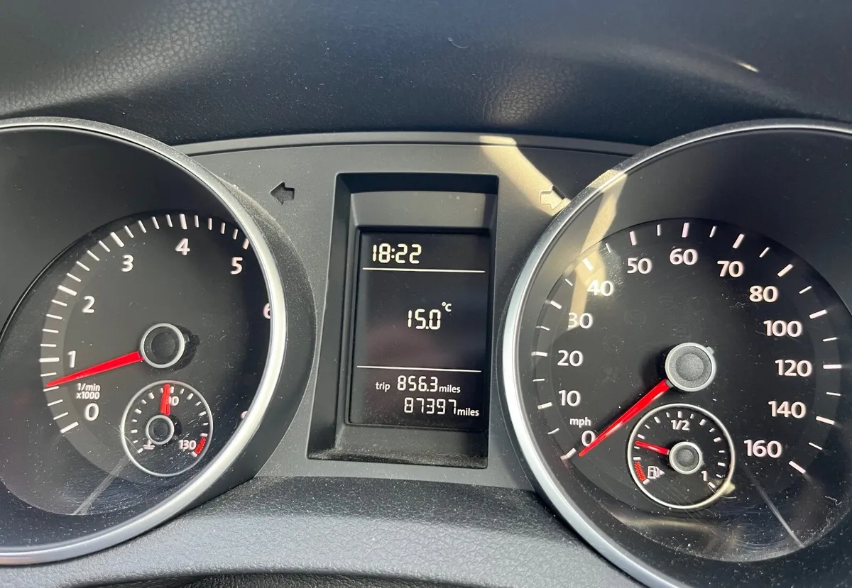 Volkswagen Golf 2011 - Image 3