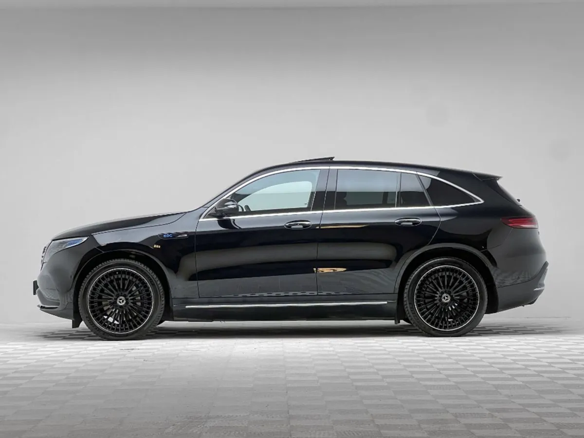 Mercedes-Benz EQC 400 AMG Line 4matic Premium Plus - Image 4