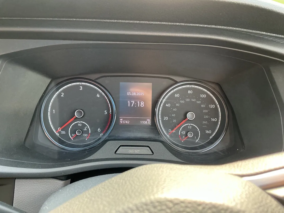 Volkswagen Transporter 2020 - Image 2