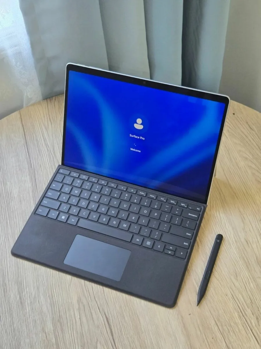 Microsoft Surface Pro 11th Edition 12.9" - Image 1