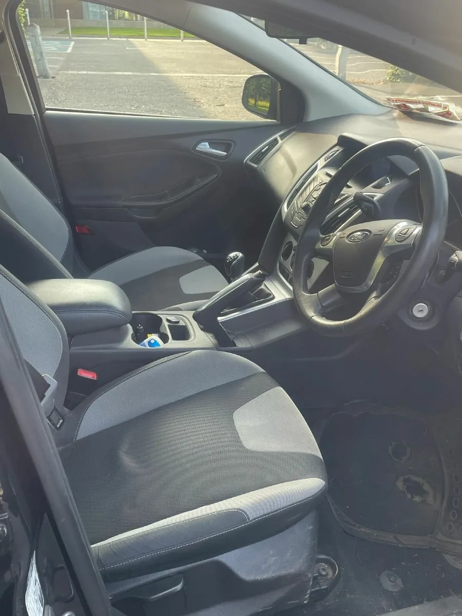 Ford Focus 2011 - Image 2