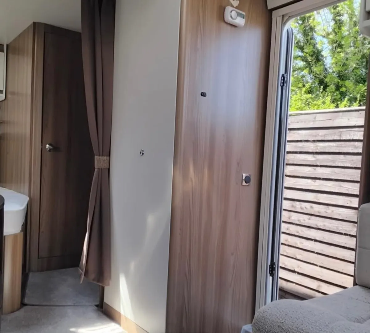 CARAVAN   SWIFT ALPINE 4 BERTH - Image 4