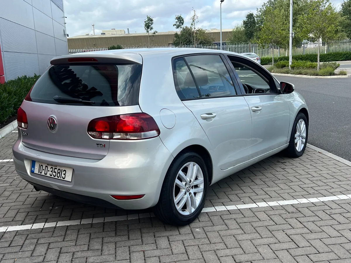Volkswagen Golf DSG TDI 2010 - Image 2