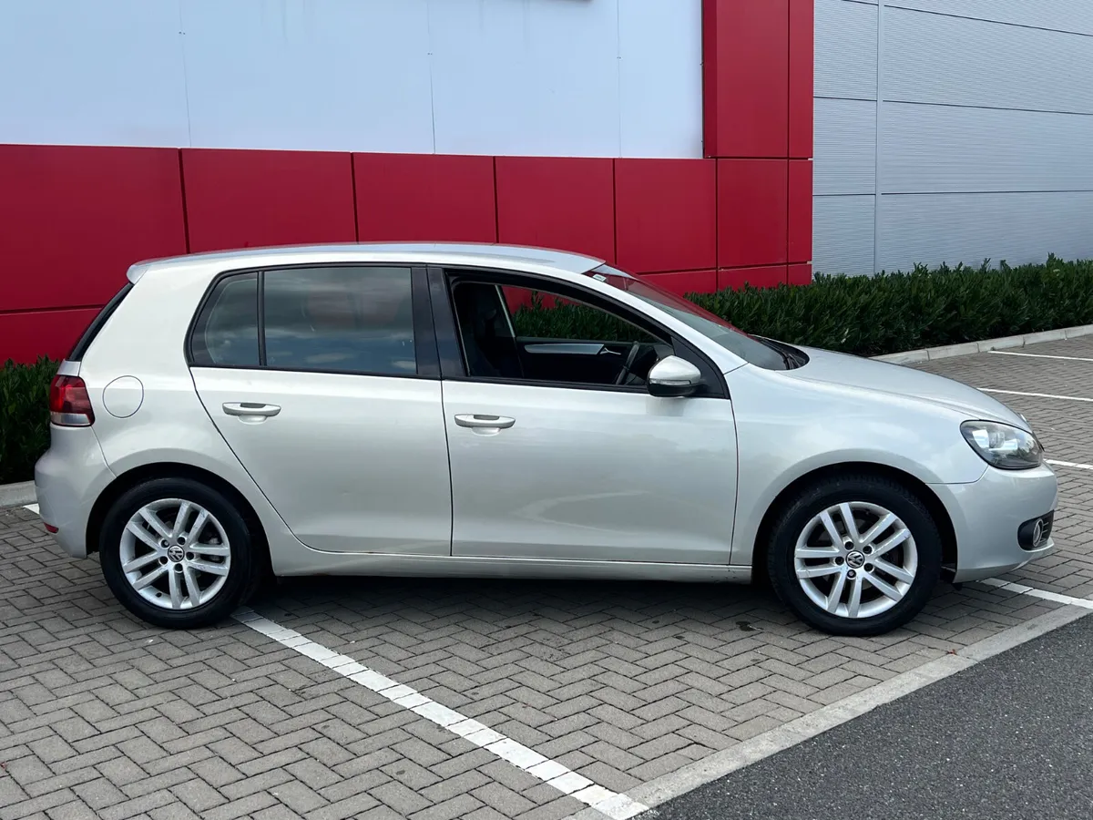 Volkswagen Golf DSG TDI 2010 - Image 4