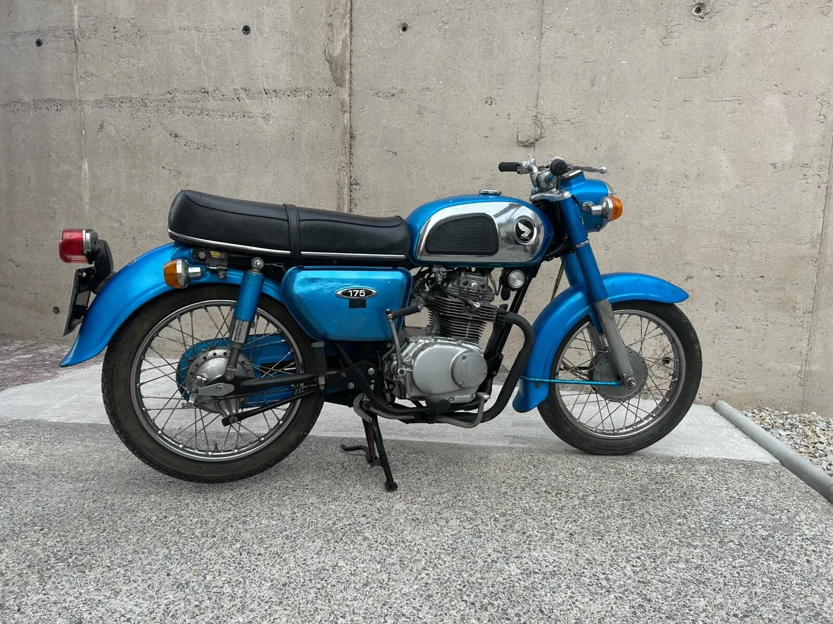 Honda 175 vintage bike - Image 1