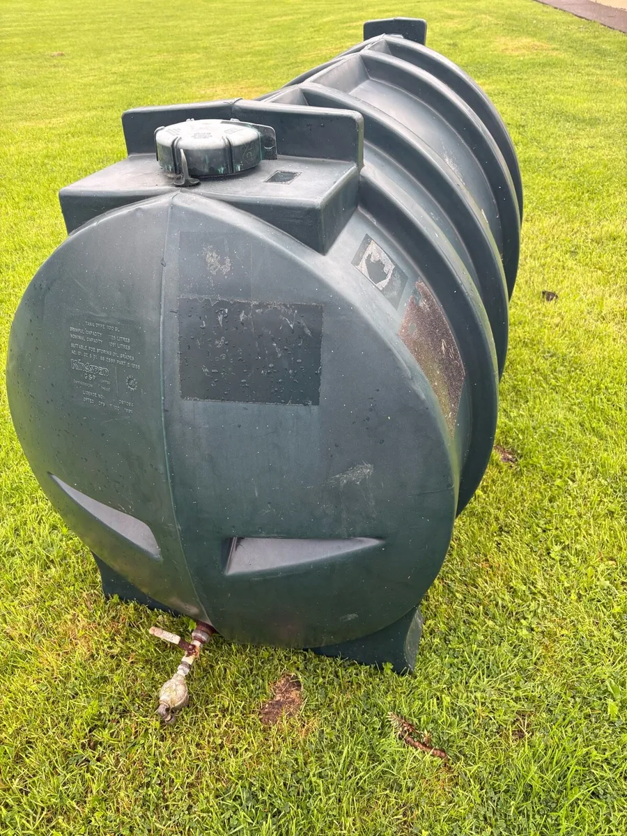 Oil tank - Image 1