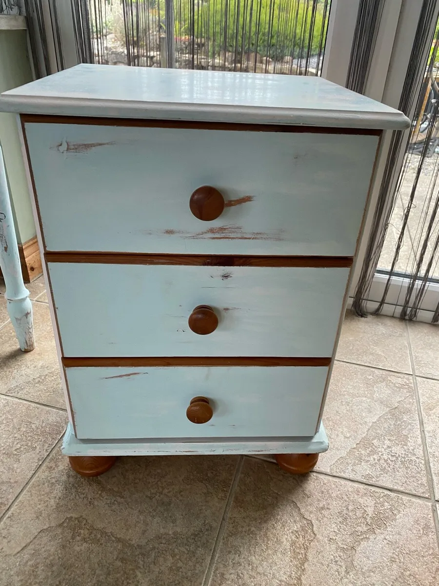 Bedroom furniture - Image 2