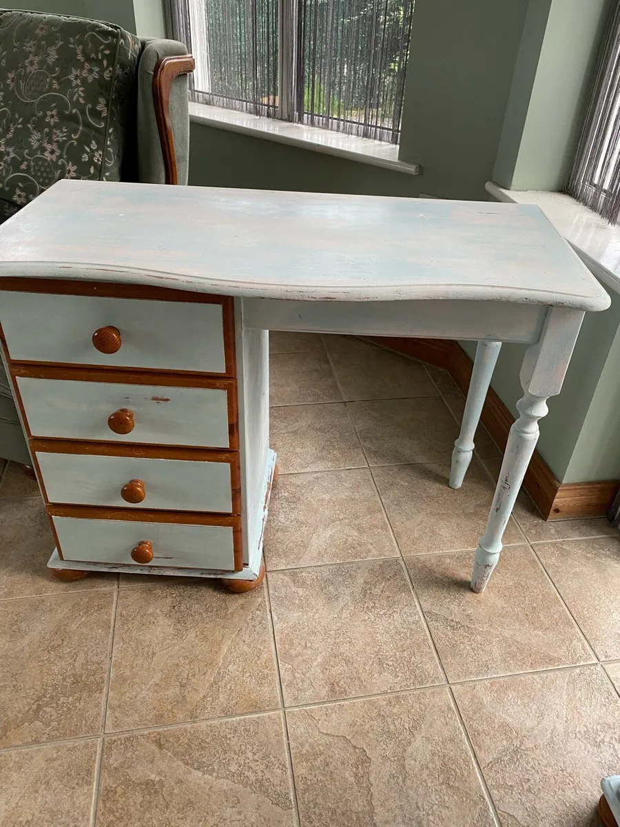 Bedroom furniture - Image 4