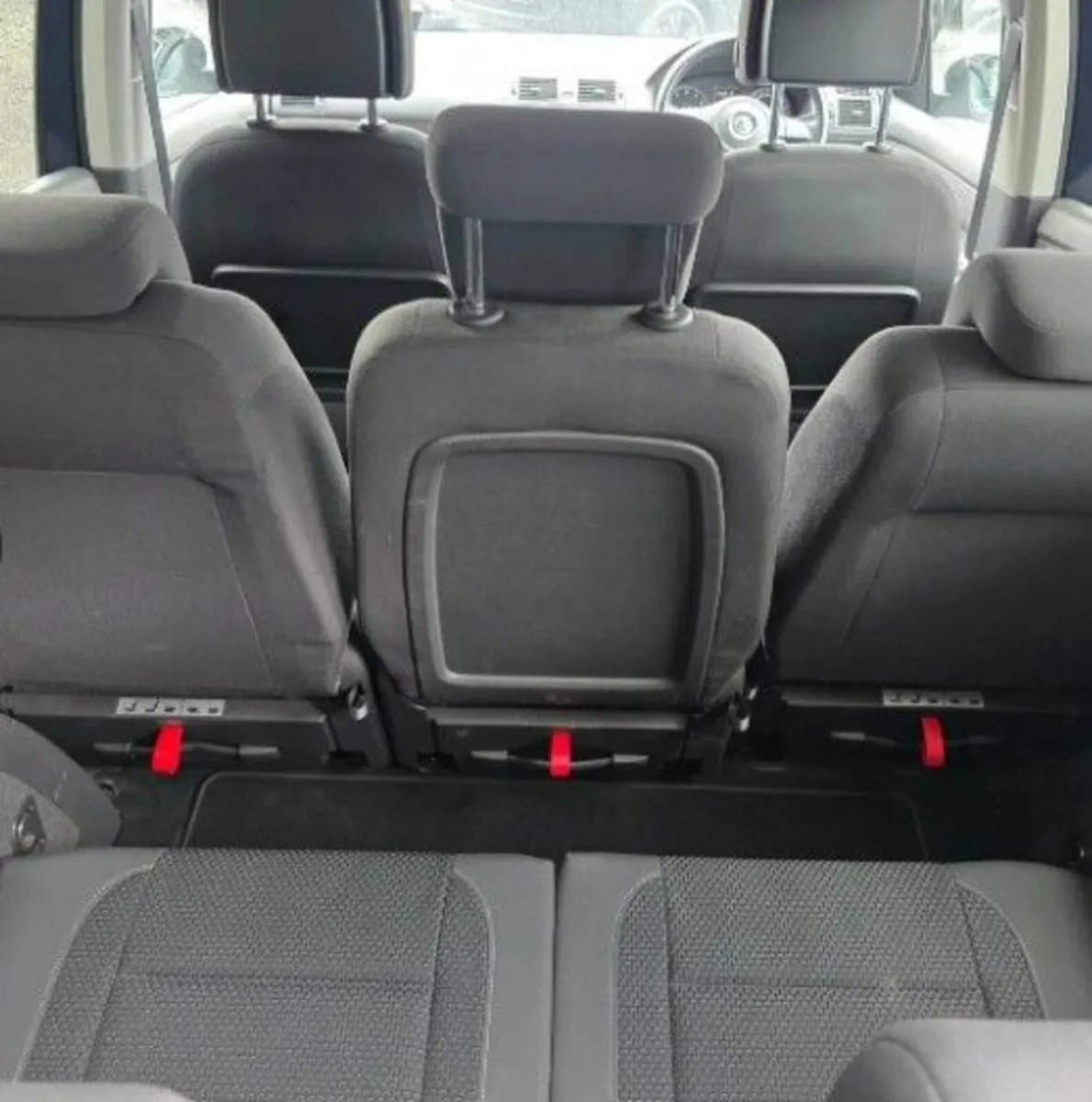 Volkswagen Touran 2015 - Image 4