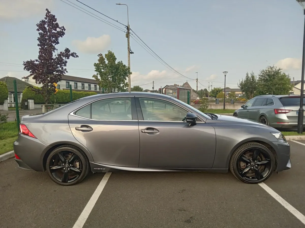 Lexus IS300H Sport 2.5 Hybrid CVT - Image 2