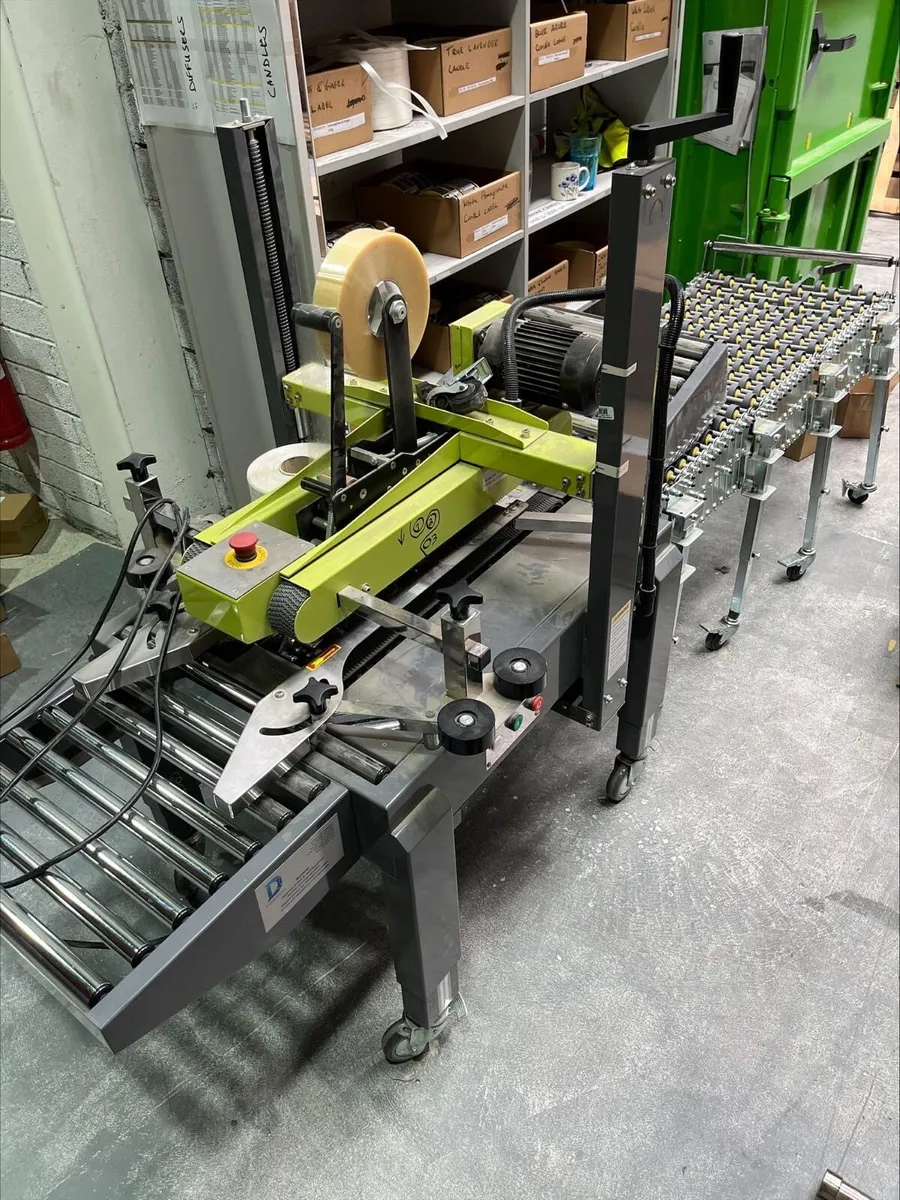 Carton Sealer / Box Taper - Image 1