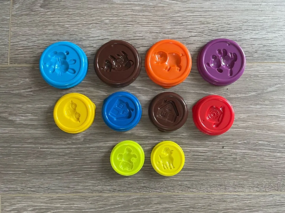 Play Doh Hair Salon Playset & FREE Stuff - Image 3