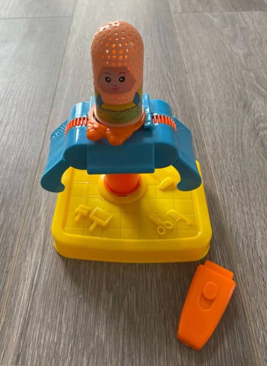 Play Doh Hair Salon Playset & FREE Stuff - Image 2
