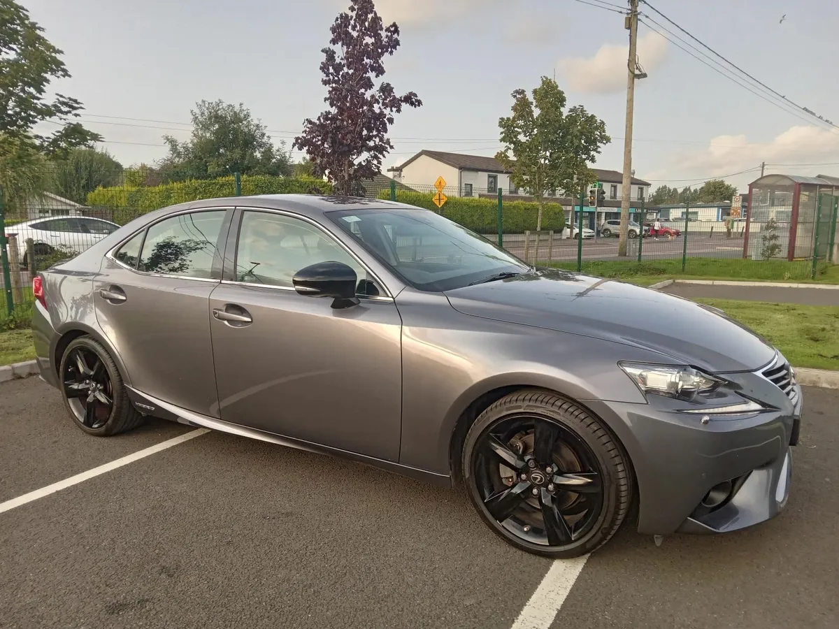 Lexus IS300H Sport 2.5 Hybrid CVT - Image 3