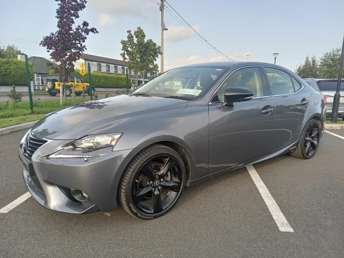 Lexus IS300H Sport 2.5 Hybrid CVT - Image 4