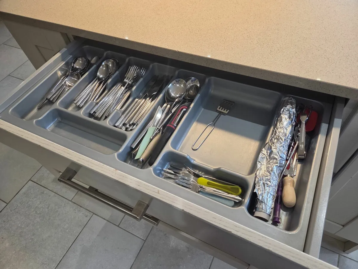 Kitchen island - Image 4