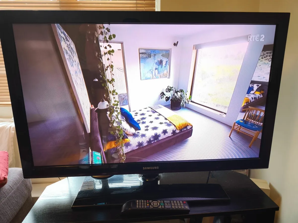 Samsung TV - Image 1