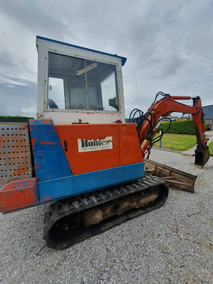 3 ton Kubota mini digger - Image 1