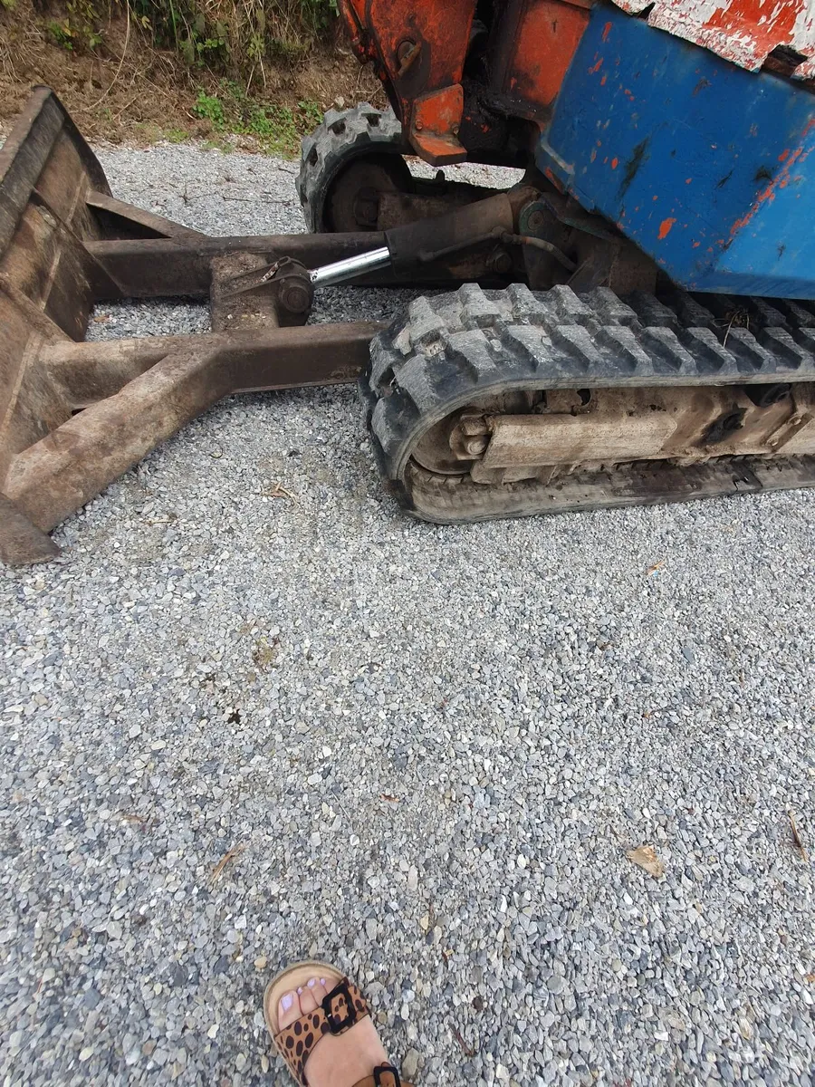 3 ton Kubota mini digger - Image 3