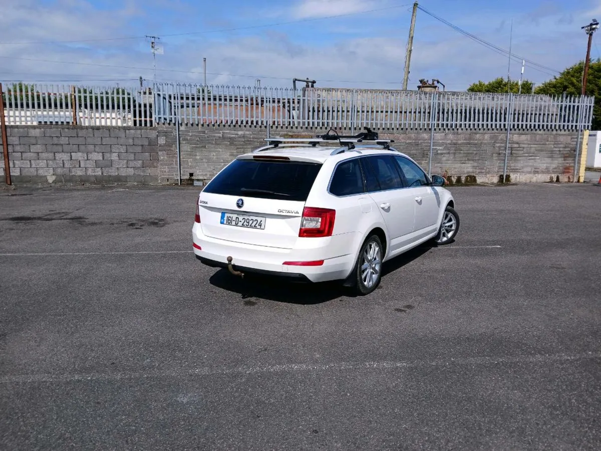 Skoda octavia 1.6 tdi 110 style - Image 2