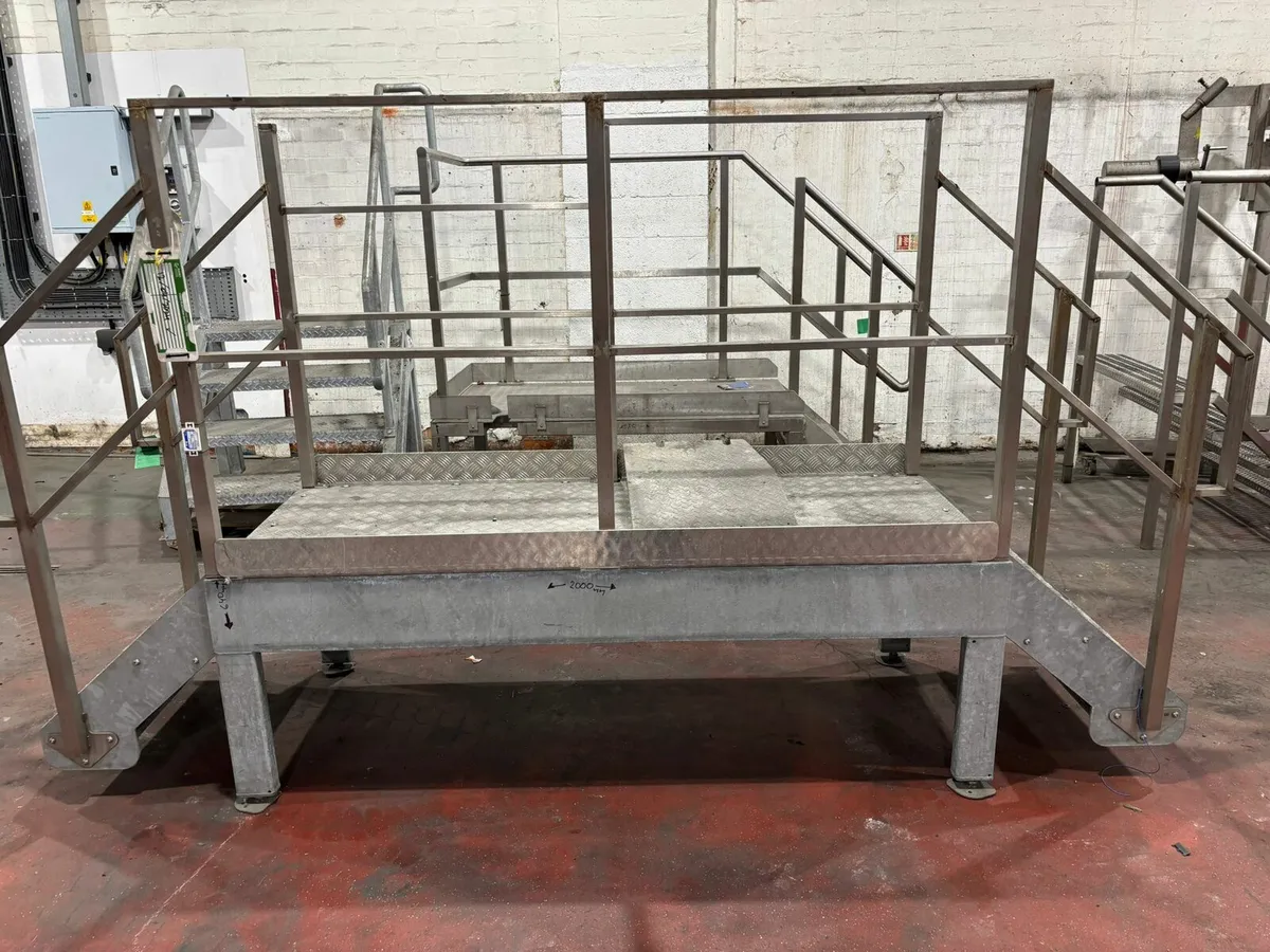 Platforms Steps Stainless Steel - Image 1