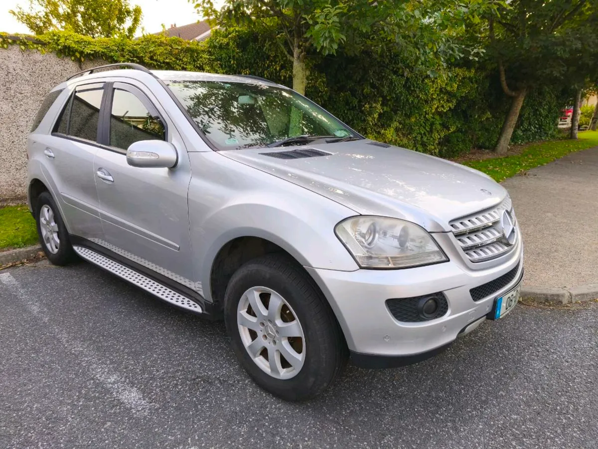 08 Mercedes ML320 CREW CAB - Image 1