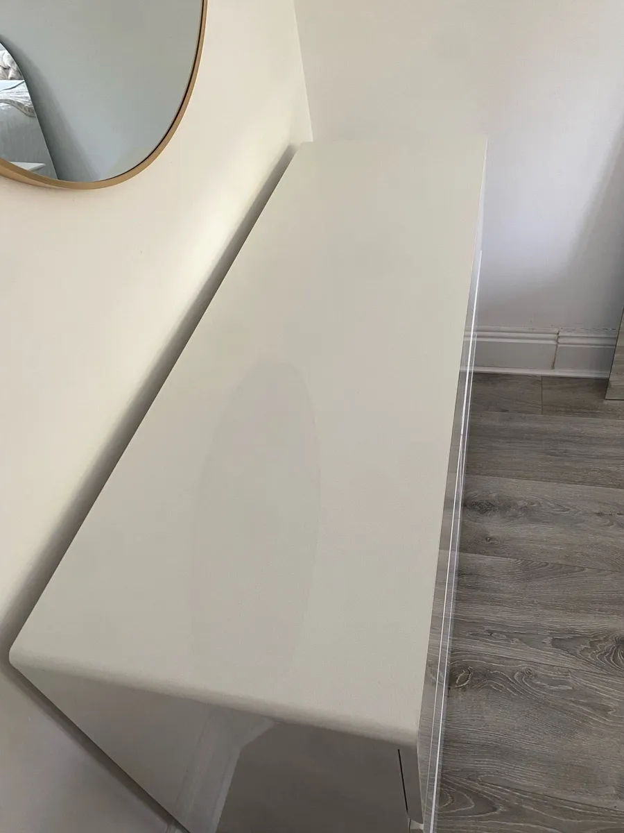 Wide White High Gloss Chest of 6 Drawers - Image 3
