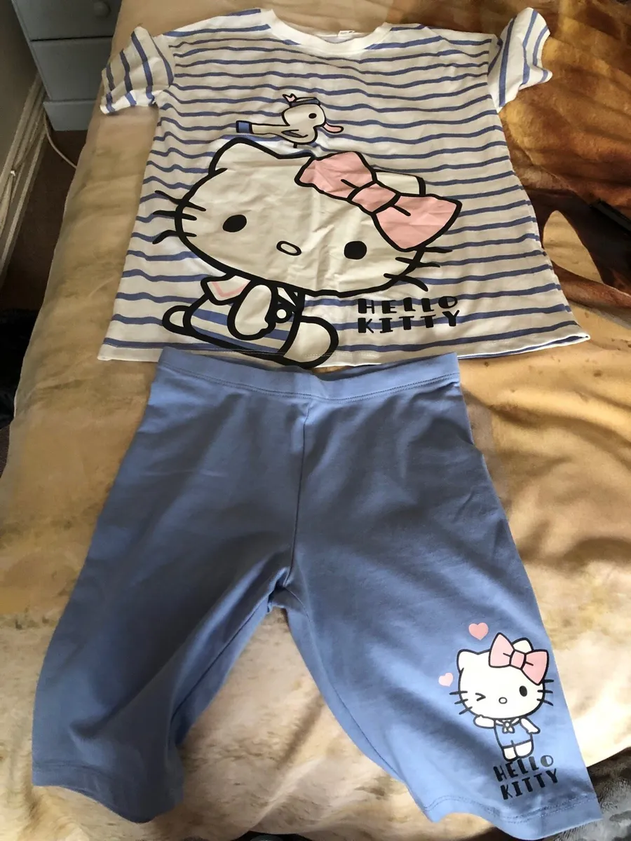 Girls two piece suit age 8/9 €5 - Image 1