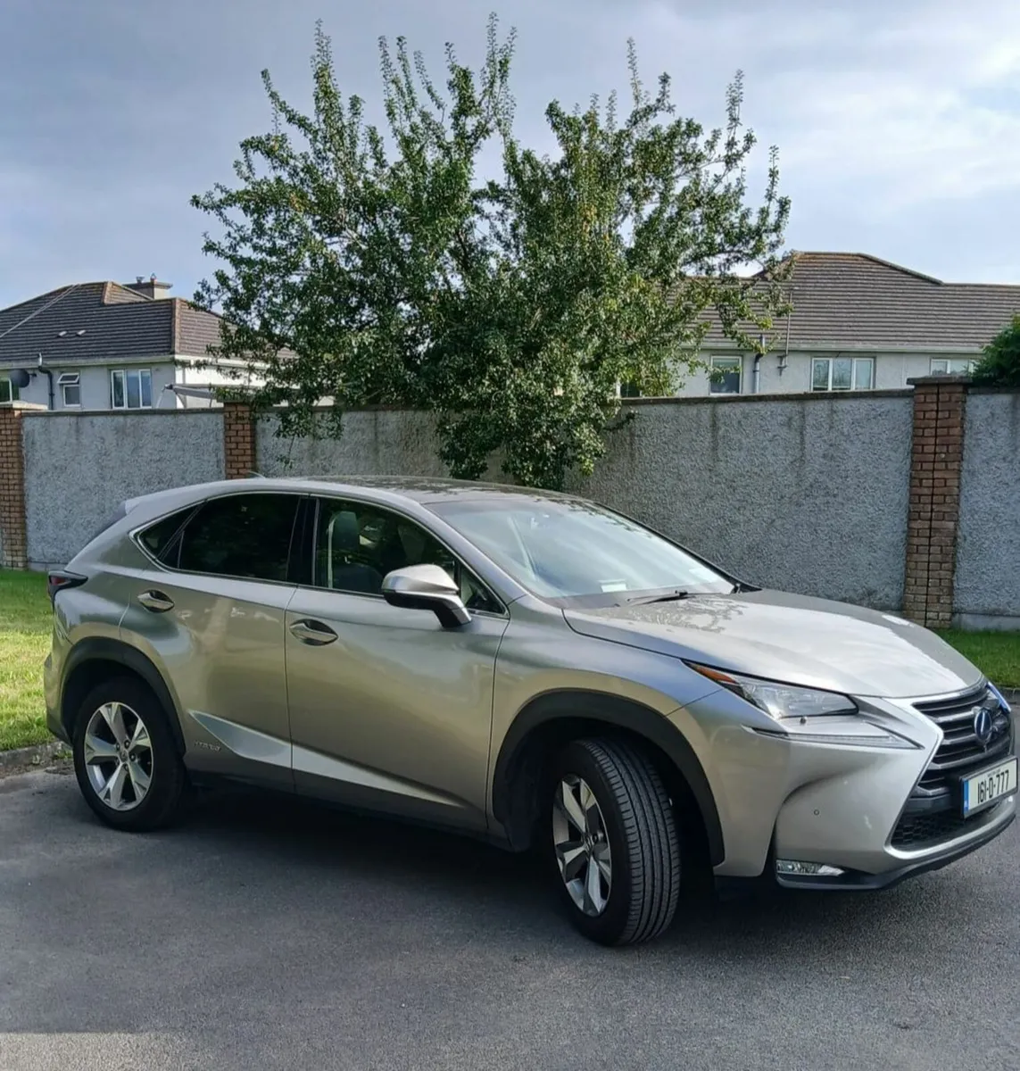 Lexus NX300H 2016 - Image 1