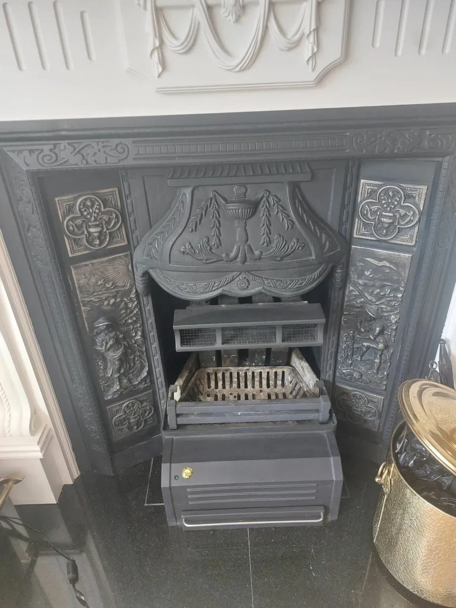 Fireplace grate with air blower - Image 2
