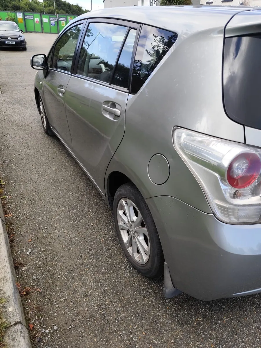 Toyota Verso 2011 - Image 4